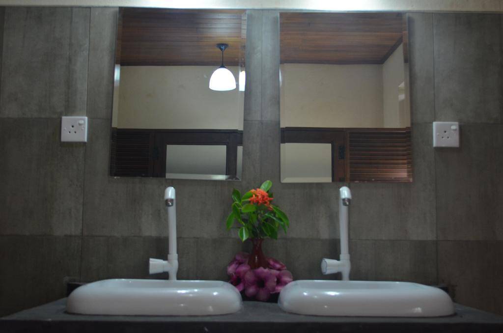 Aqua Front Yala Resort Kirinda  Kamer foto